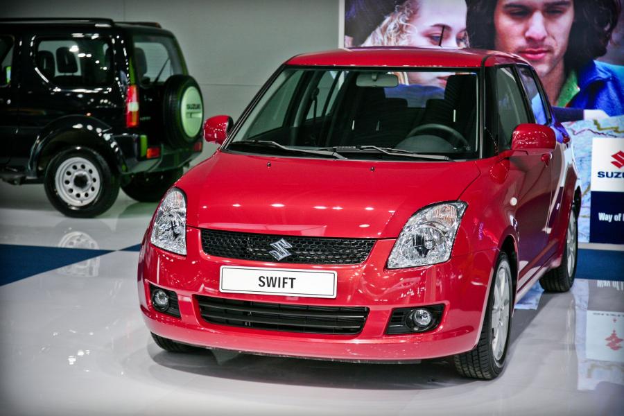  Suzuki Swift 2005 года  (фото 1 из 2)